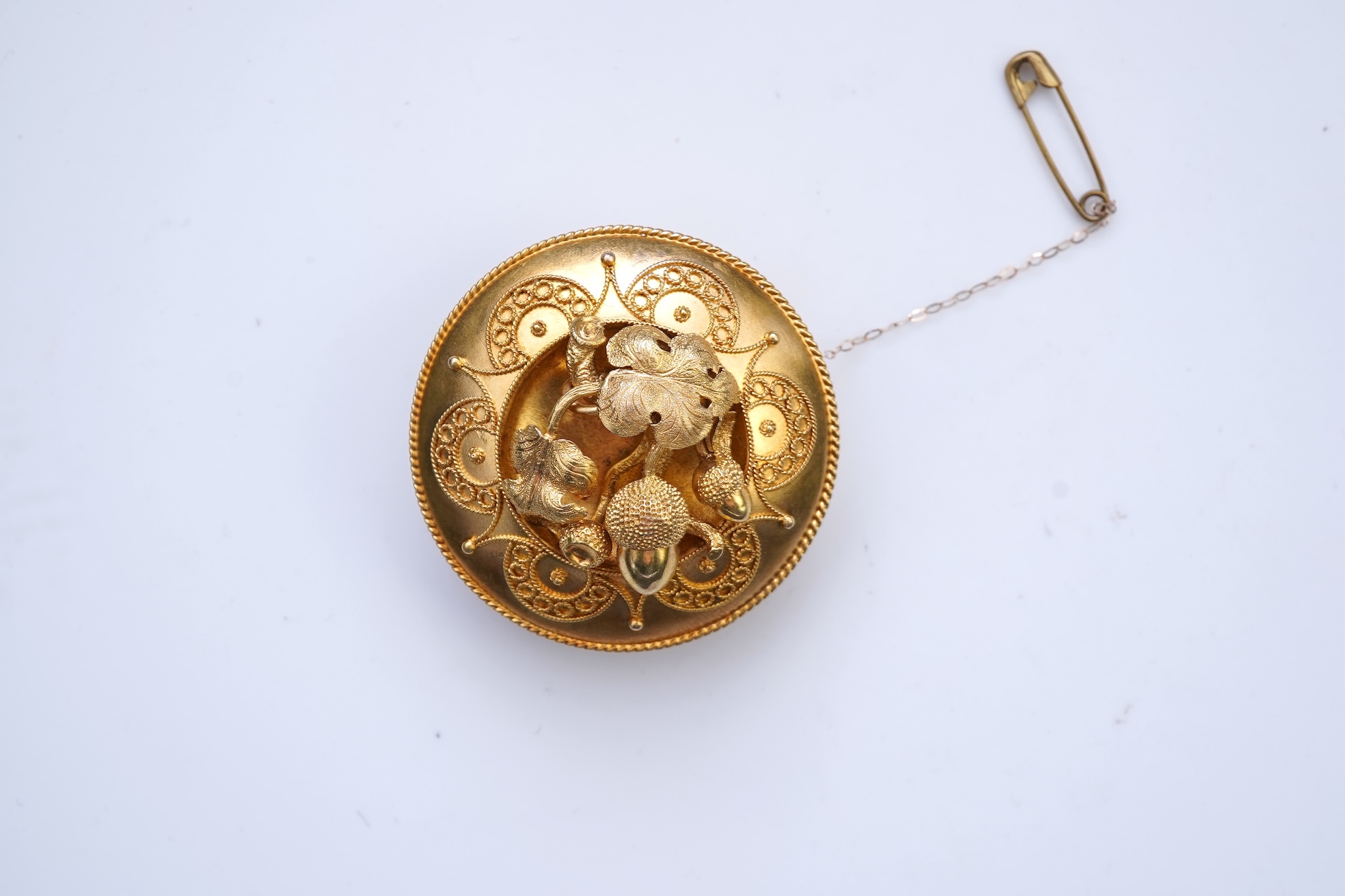 A Victorian gold brooch, third quarter 19th century